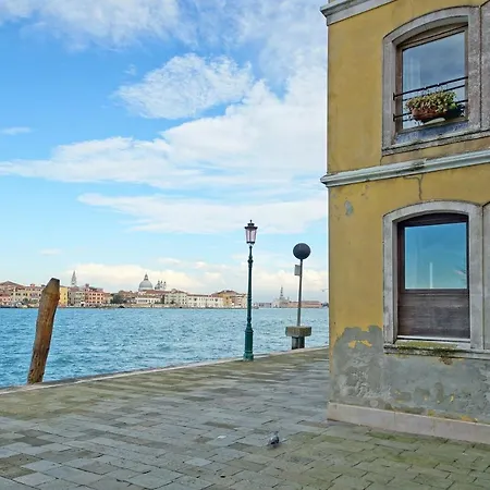 Dolcevita N 453 Canal View * Venetië